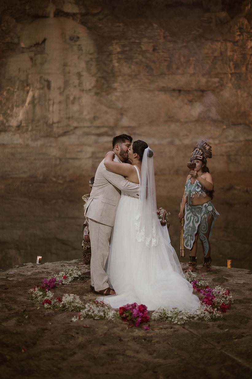 Boda-Maya-Linda-y-Daniel-Cenote-Suytun-Valladolid-094