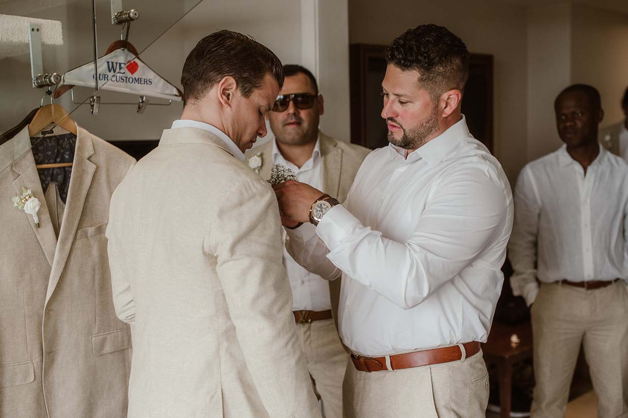 Destination-Wedding-Mhia-and-Mitchell-Hotel-Royalton-Riviera-Cancun-043