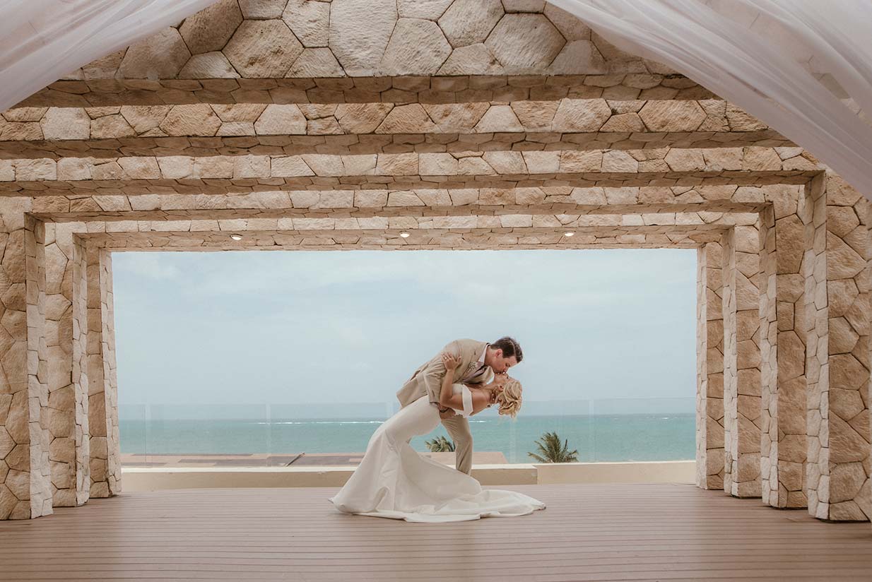 Destination-Wedding-Mhia-and-Mitchell-Hotel-Royalton-Riviera-Cancun-372