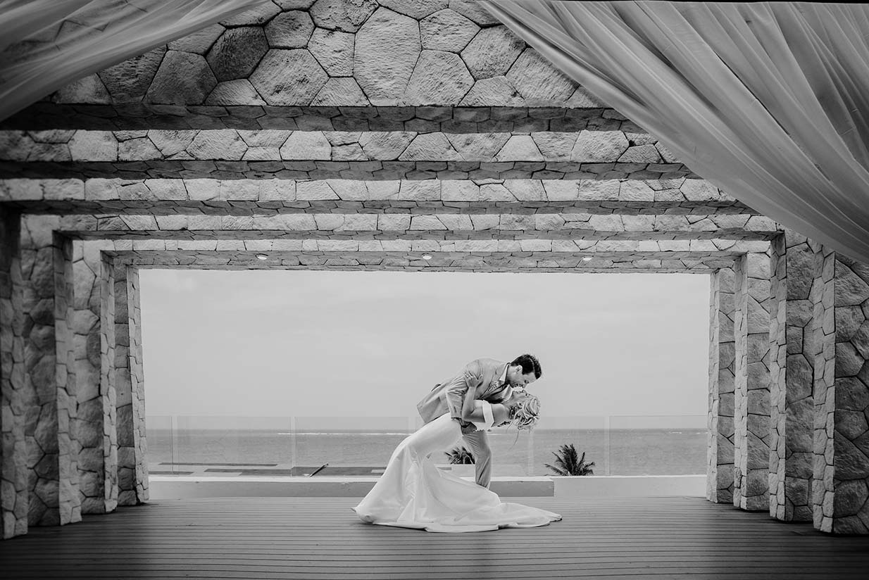 Destination-Wedding-Mhia-and-Mitchell-Hotel-Royalton-Riviera-Cancun-373