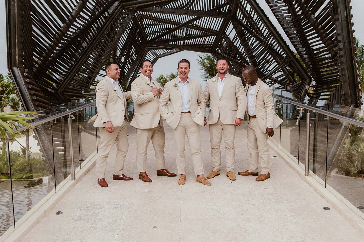 Destination-Wedding-Mhia-and-Mitchell-Hotel-Royalton-Riviera-Cancun-561