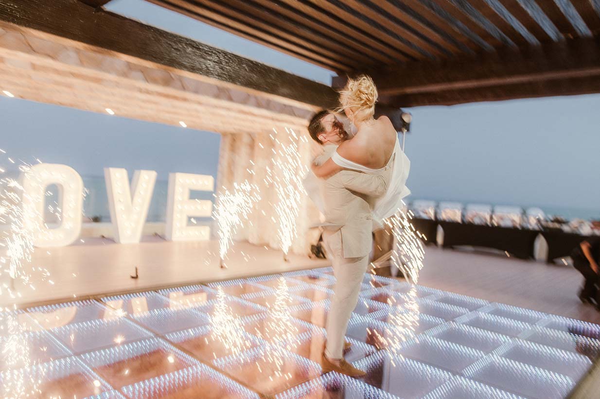 Destination-Wedding-Mhia-and-Mitchell-Hotel-Royalton-Riviera-Cancun-699