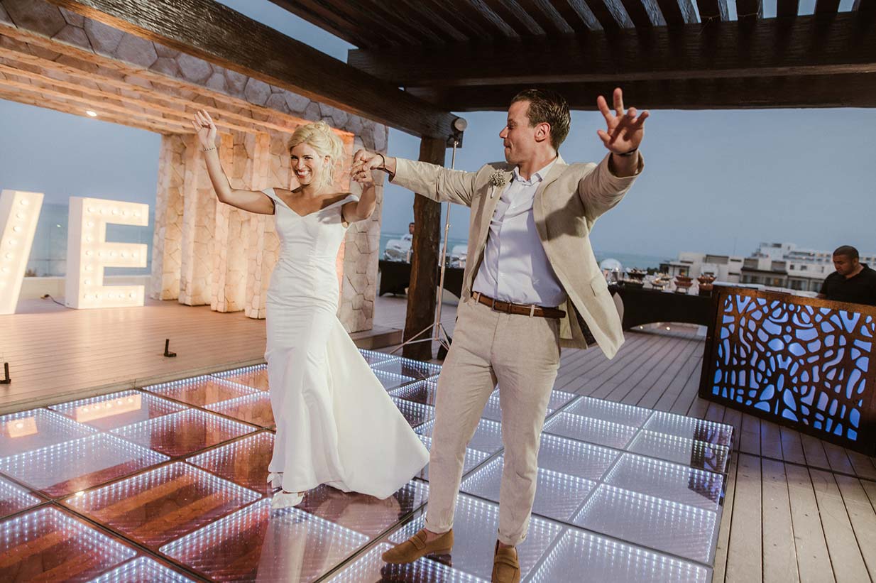 Destination-Wedding-Mhia-and-Mitchell-Hotel-Royalton-Riviera-Cancun-715