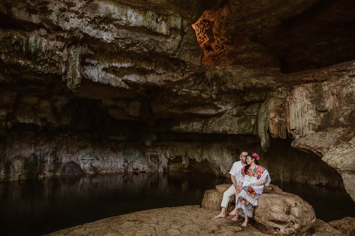 Engagement-Session-Jennifer-&-Raul-Cenote-Hacienda-Mucuyche-Yucatan-013