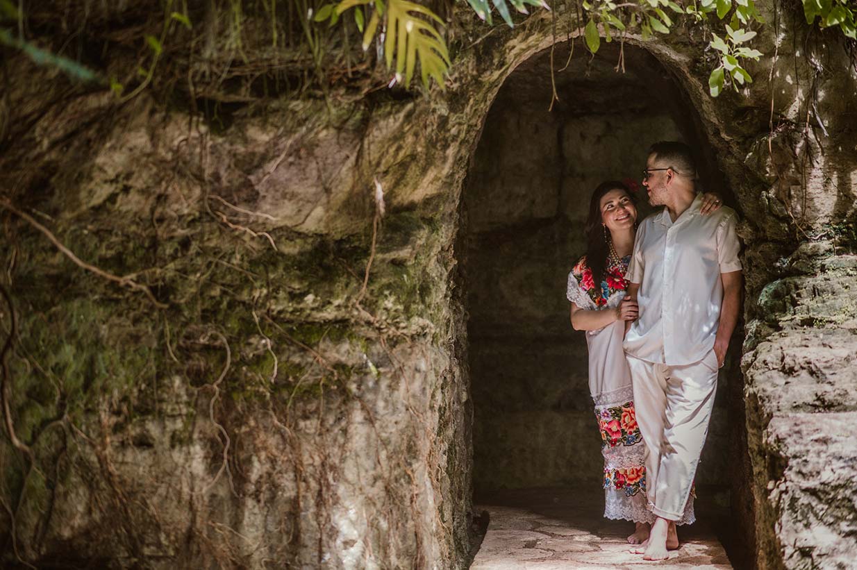 Engagement-Session-Jennifer-&-Raul-Cenote-Hacienda-Mucuyche-Yucatan-024