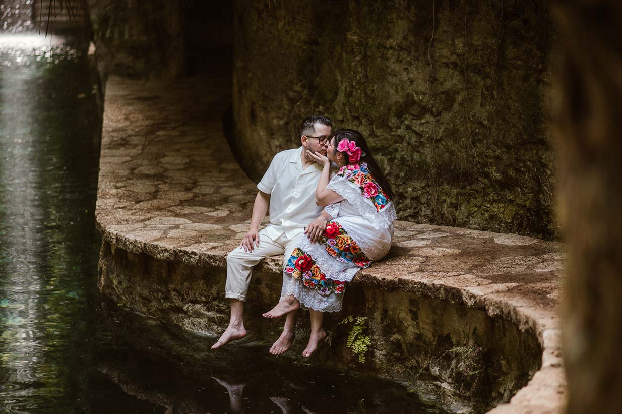 Engagement-Session-Jennifer-&-Raul-Cenote-Hacienda-Mucuyche-Yucatan-032