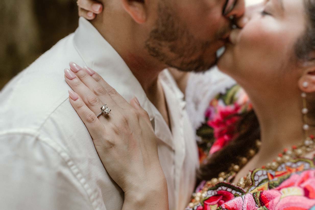 Engagement-Session-Jennifer-&-Raul-Cenote-Hacienda-Mucuyche-Yucatan-058