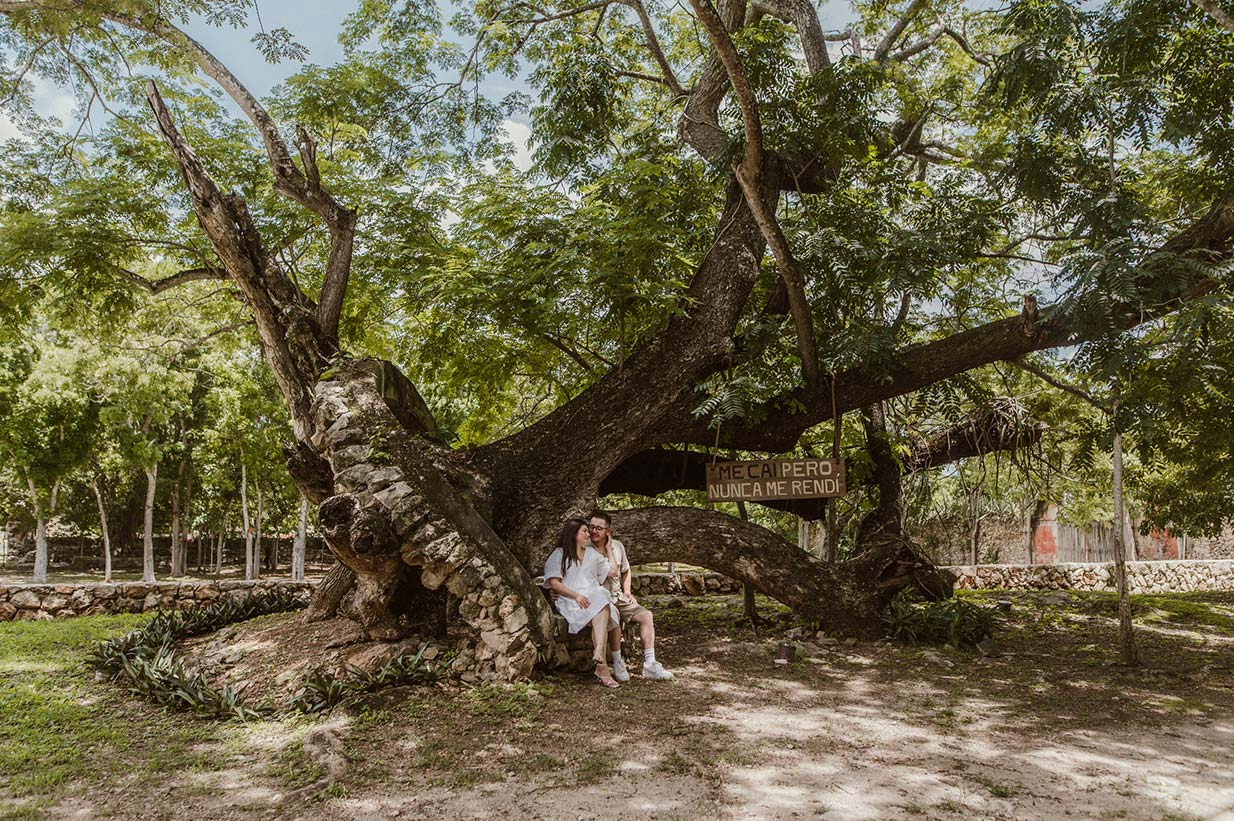 Engagement-Session-Jennifer-&-Raul-Cenote-Hacienda-Mucuyche-Yucatan-124