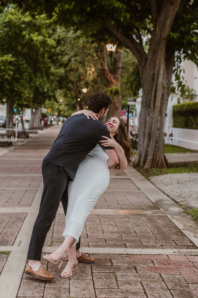 Engagement-Session-Marily-and-Nathan-Paseo-de-Montejo-Merida-Mexico-010