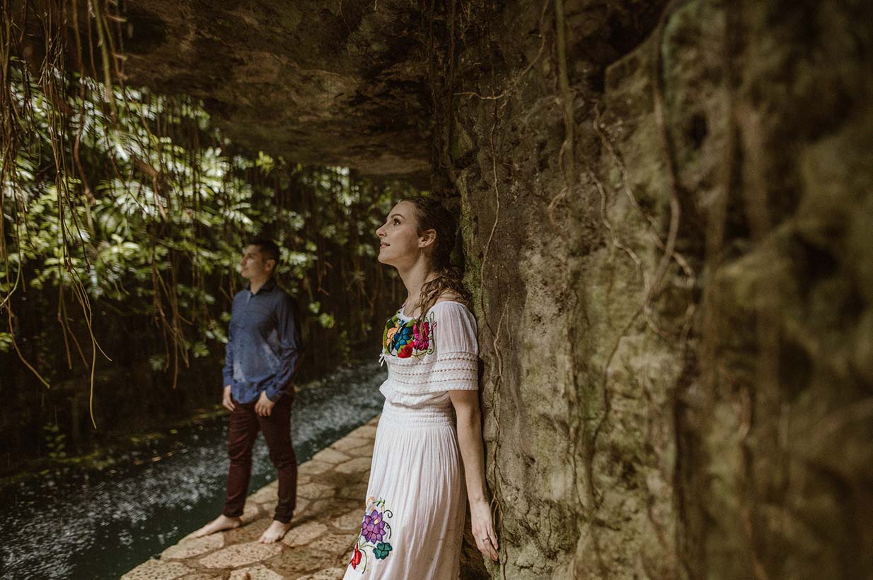 Sesion-Enamorados-Khatarina-y-Jaime-Cenotes-y-Hacienda-Mucuyche-Yucatan-063