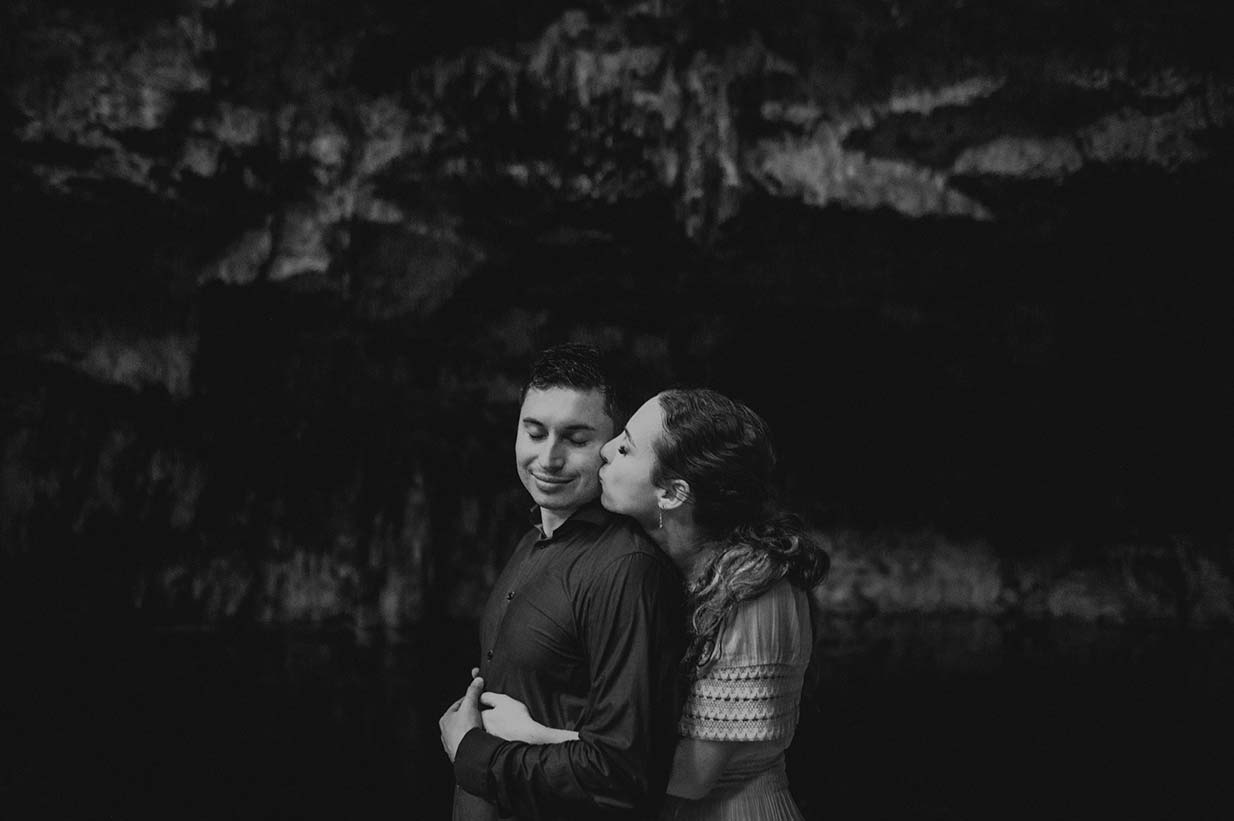 Sesion-Enamorados-Khatarina-y-Jaime-Cenotes-y-Hacienda-Mucuyche-Yucatan-072